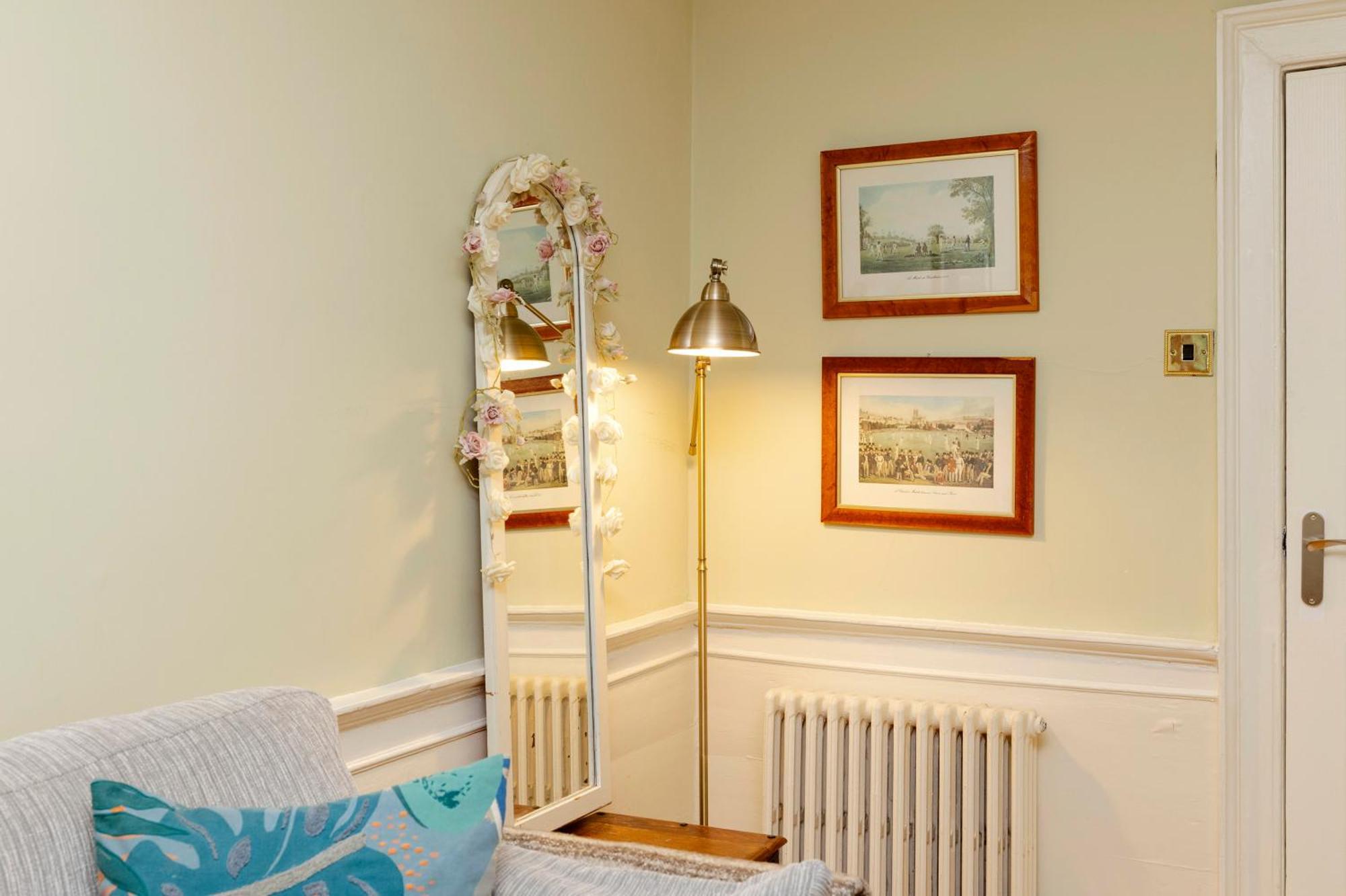 Joivy Beautiful Apartment, Private Garden, Calton Hill Εδιμβούργο Εξωτερικό φωτογραφία